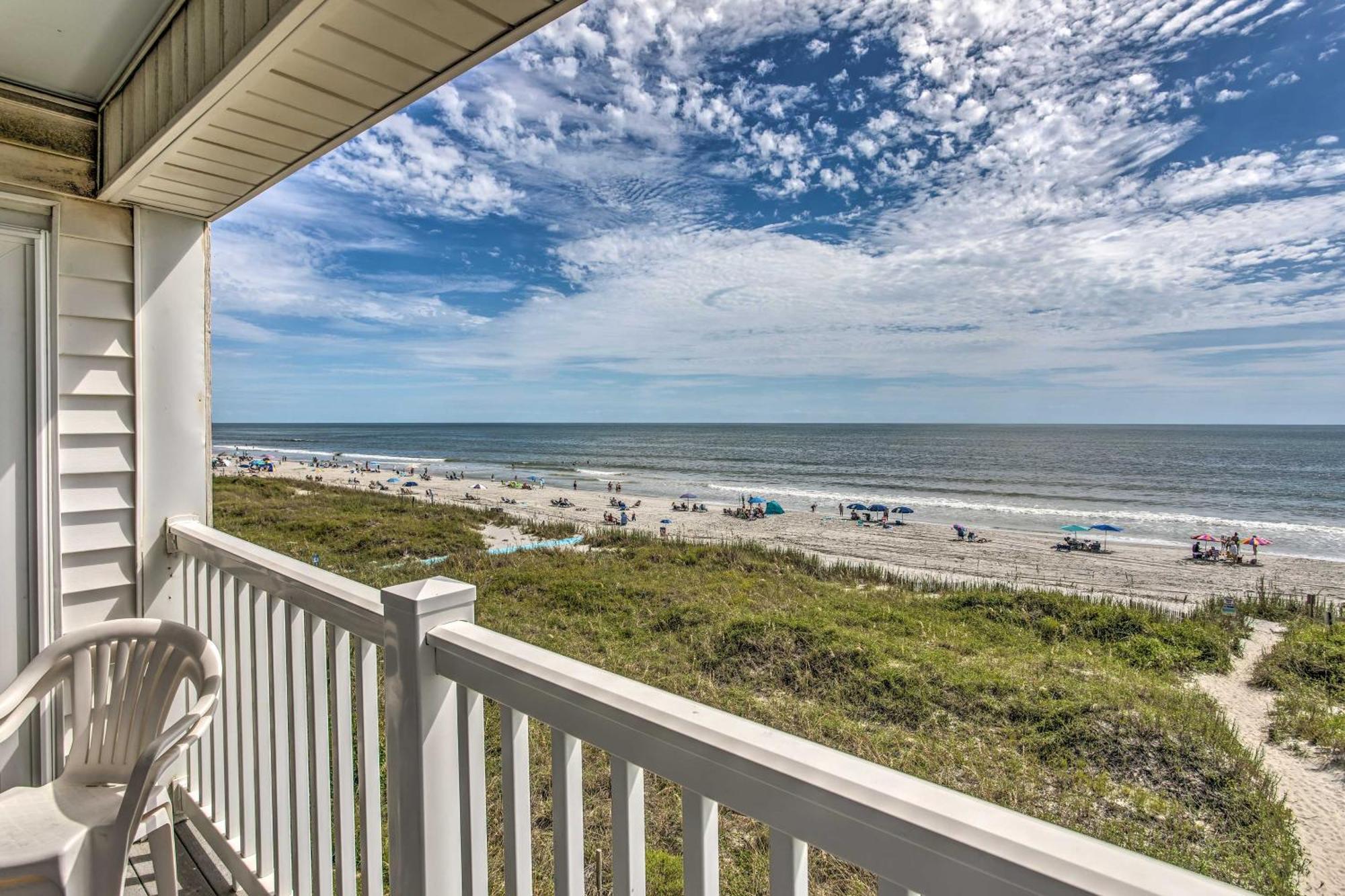 Bright Beachy Condo With Boardwalk Access And Patio! Миртл-Бич Экстерьер фото